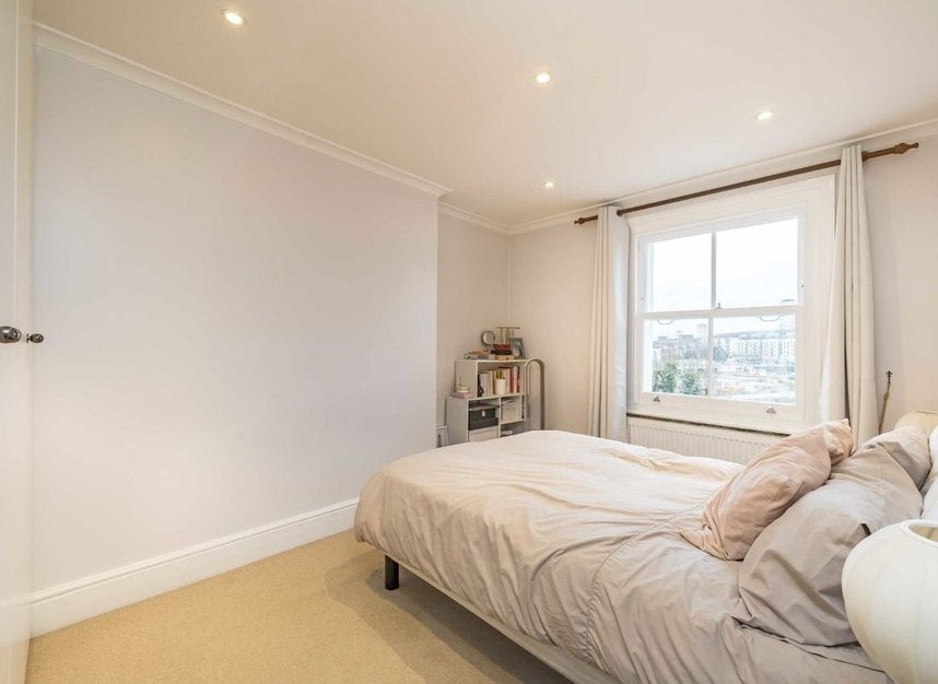 Flat Philbeach Gardens in Greater London