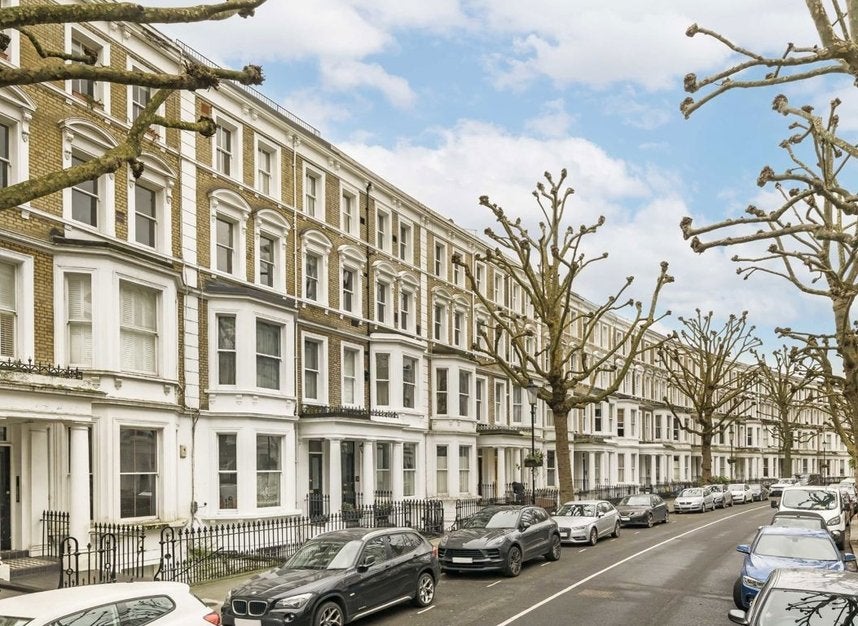 Flat Philbeach Gardens in Greater London
