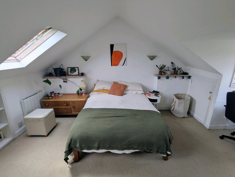 Room Graham Road in Greater London