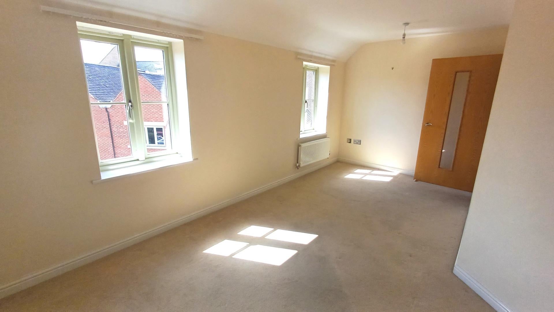 Flat Coachman's Court in Cotswold District