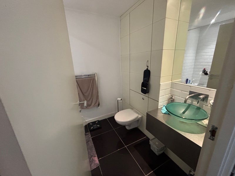 Room Lancefield Quay in Glasgow