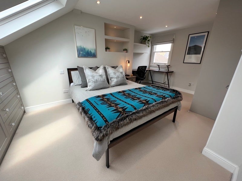Room Stormont Road in Greater London