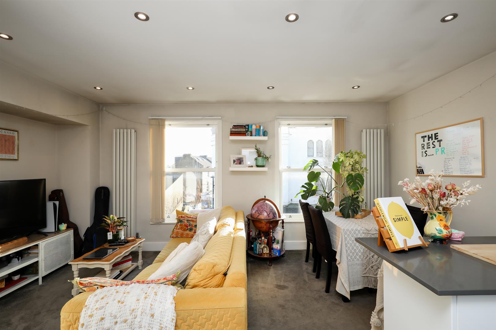 Flat Churchfield Road in London