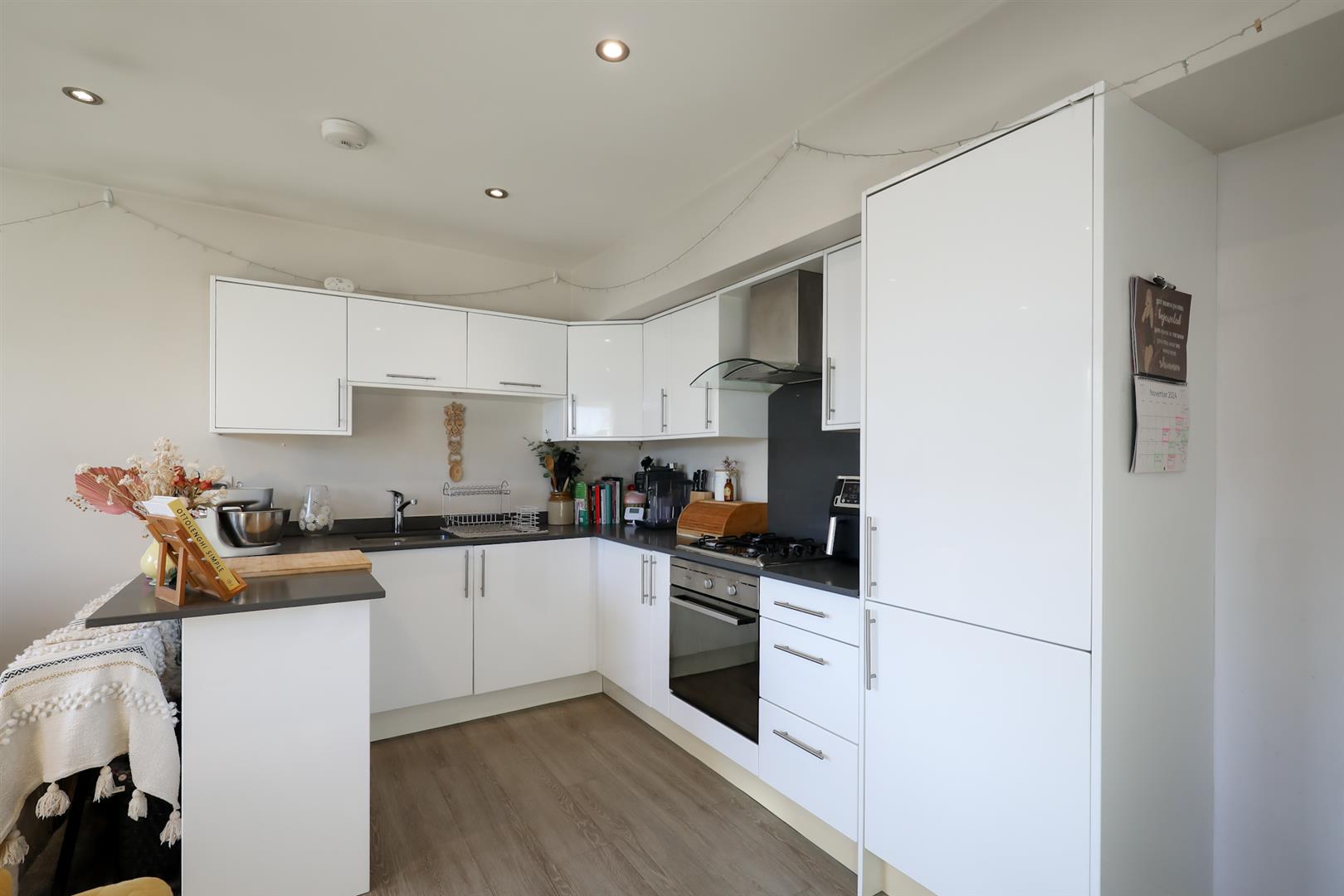 Flat Churchfield Road in London