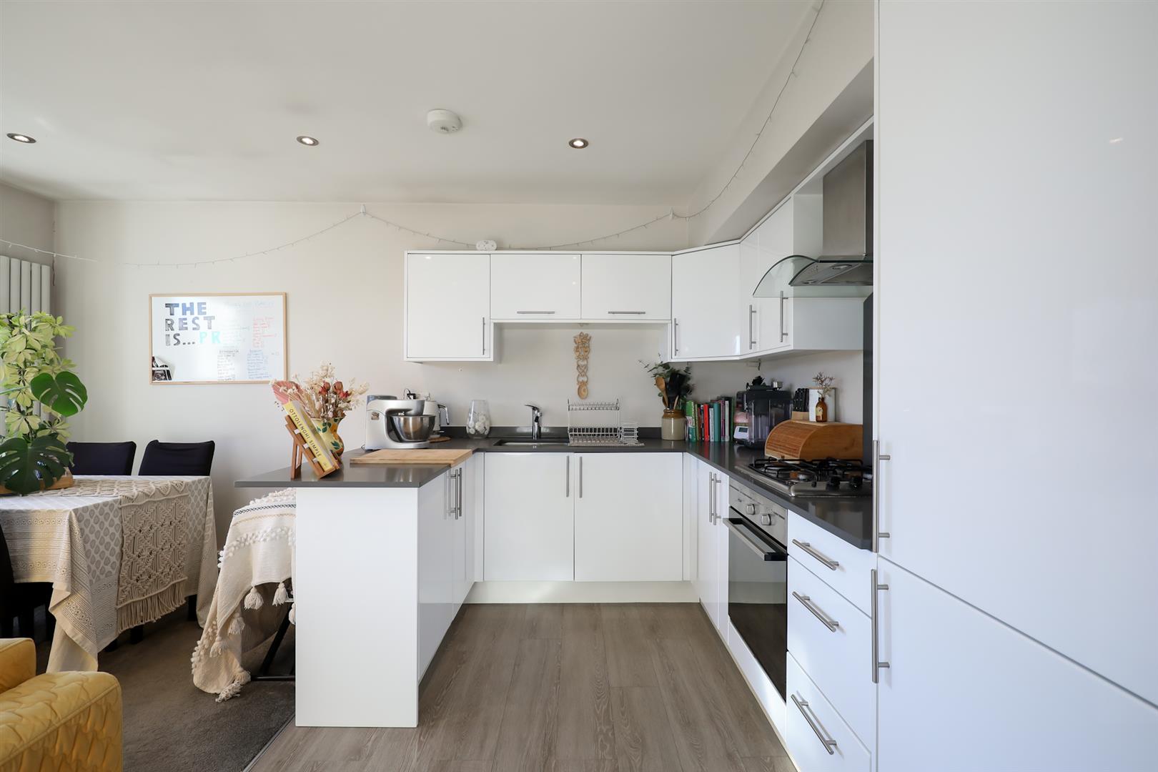 Flat Churchfield Road in London