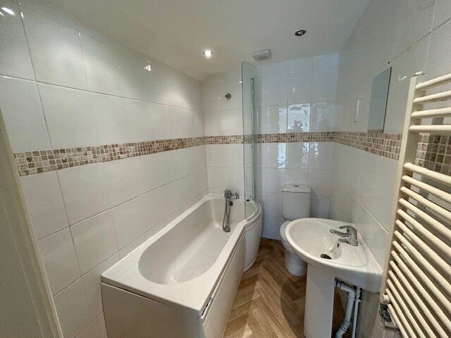 Flat Carlton Road in Birkenhead