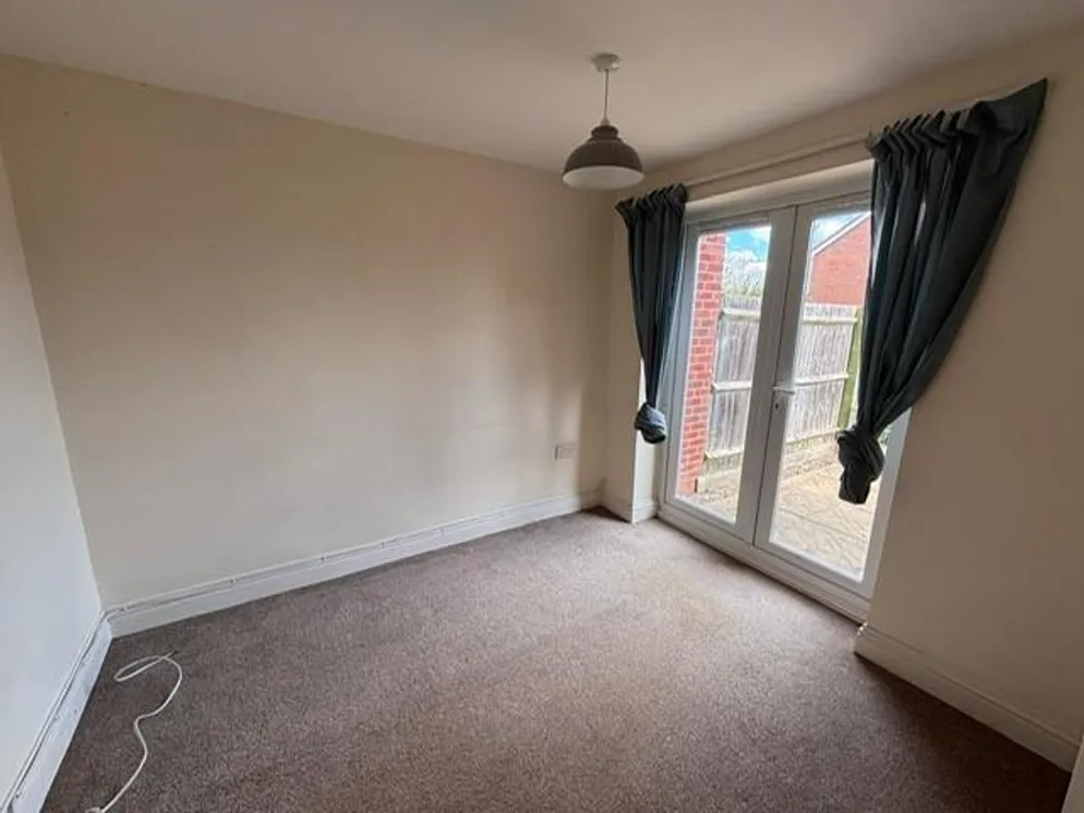 House Davies Close in Harborough