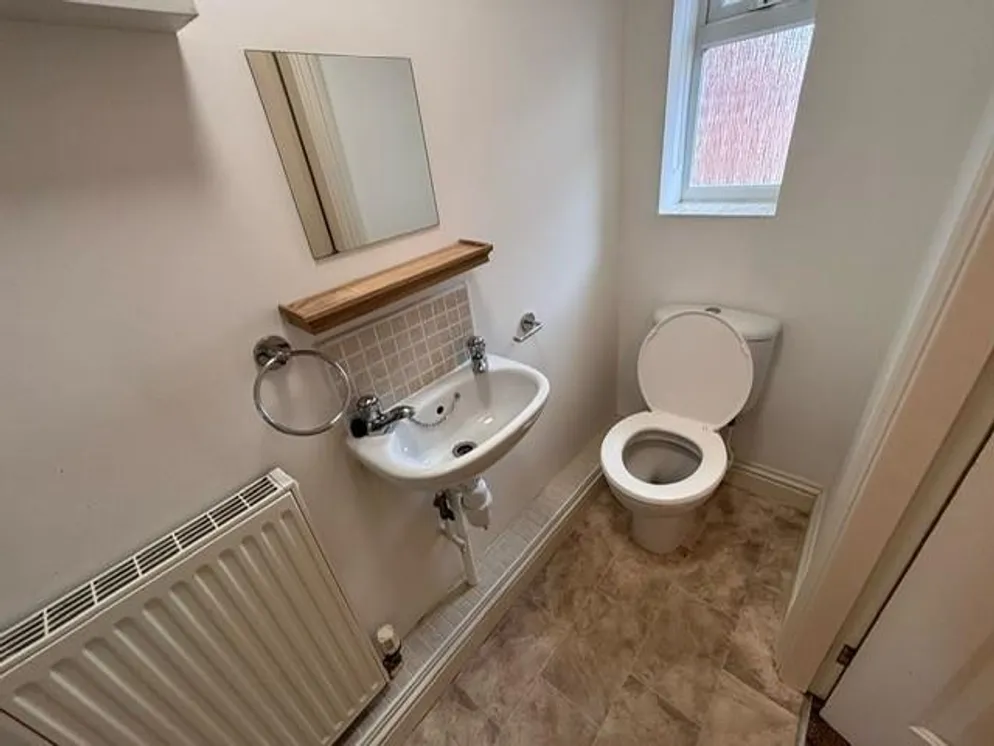 House Davies Close in Harborough