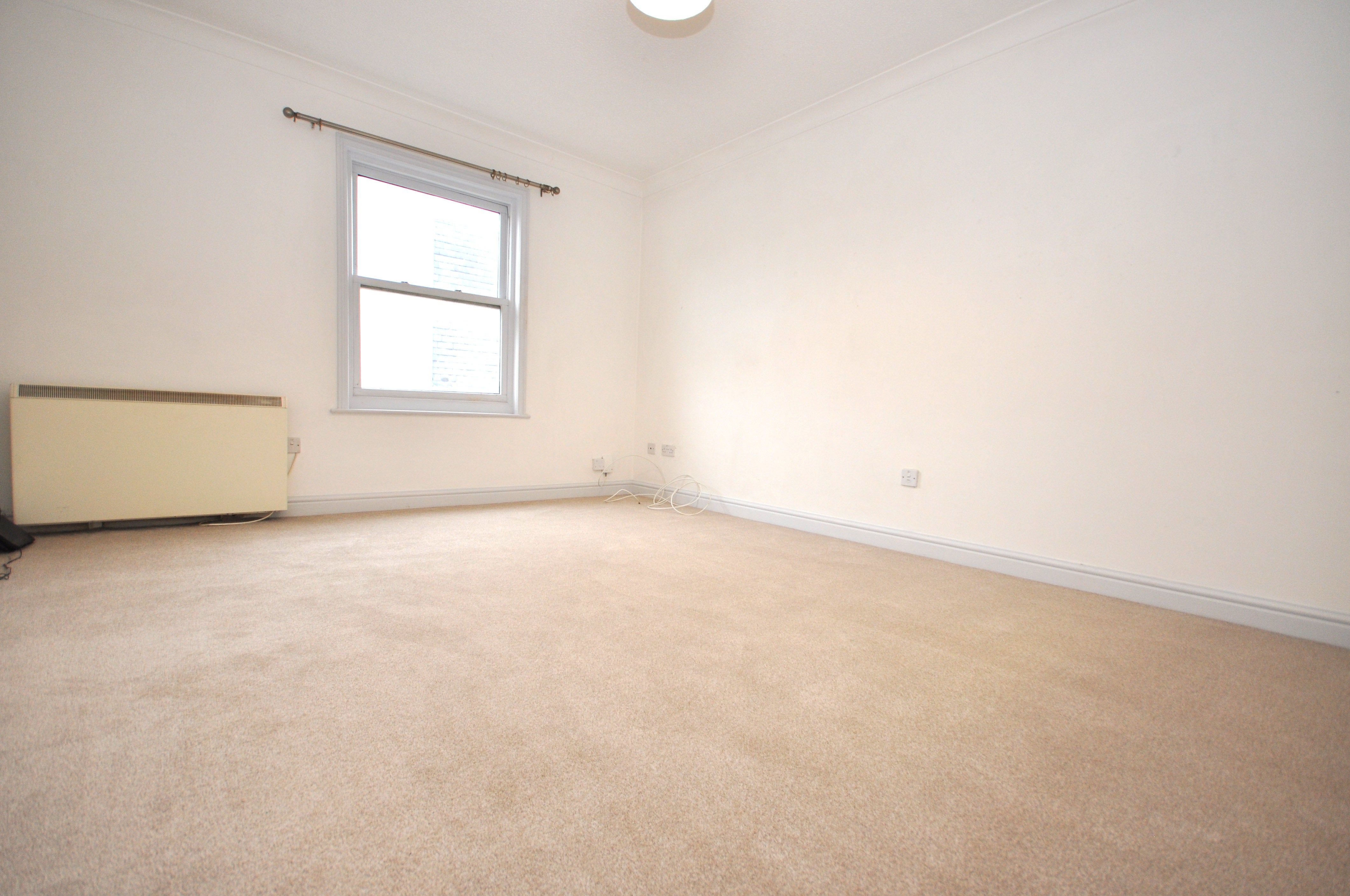 Flat Hewlett Road in Cheltenham
