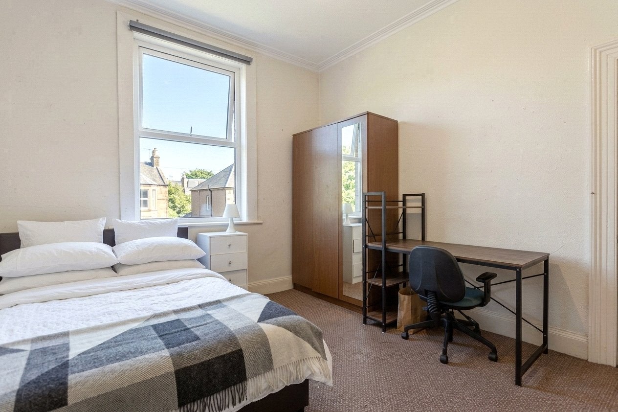 Flat Cheltenham Road in Bristol
