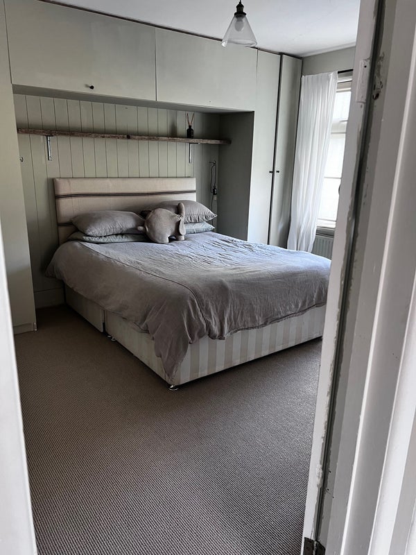 Room Bankside Road in Bournemouth
