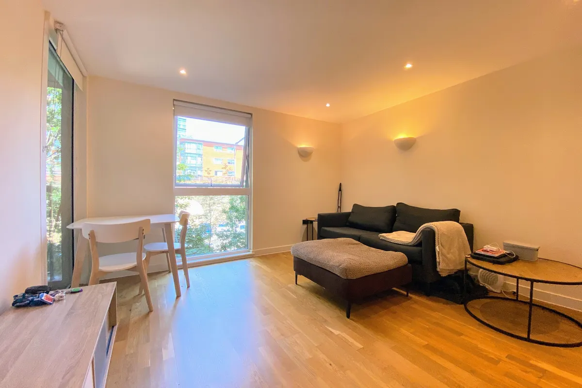 Flat Marconi Plaza in Chelmsford