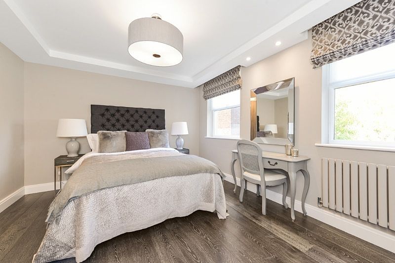 Flat Boydell Court in Greater London