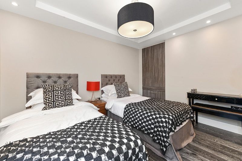 Flat Boydell Court in Greater London