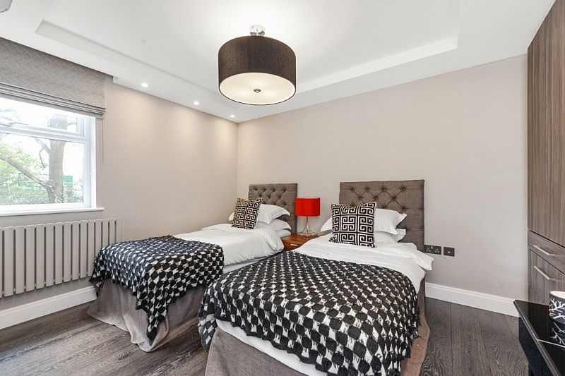 Flat Boydell Court in Greater London
