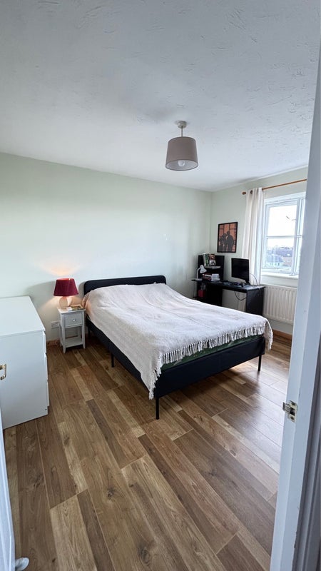Flat Cobham Close in Slough