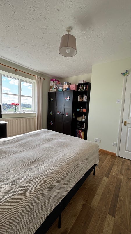 Room Cobham Close in Slough