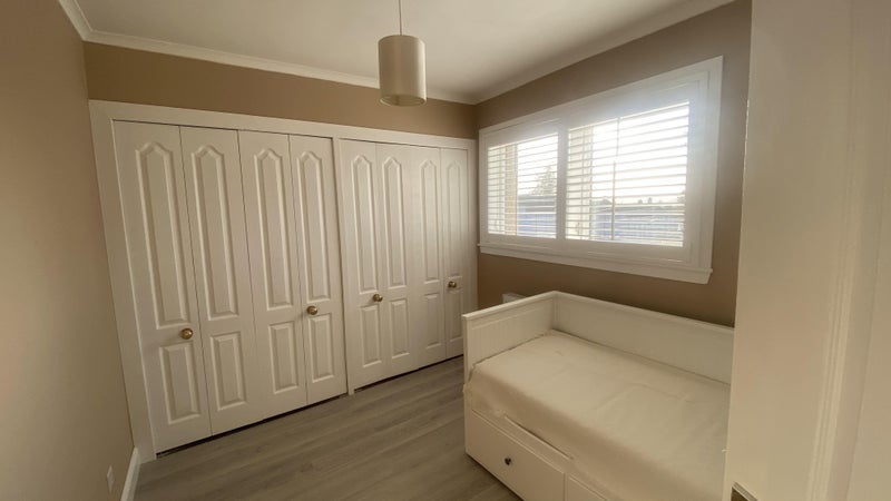Room Bogwood Road in Mayfield