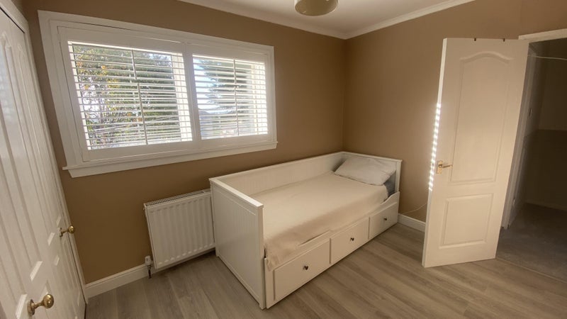 Room Bogwood Road in Mayfield