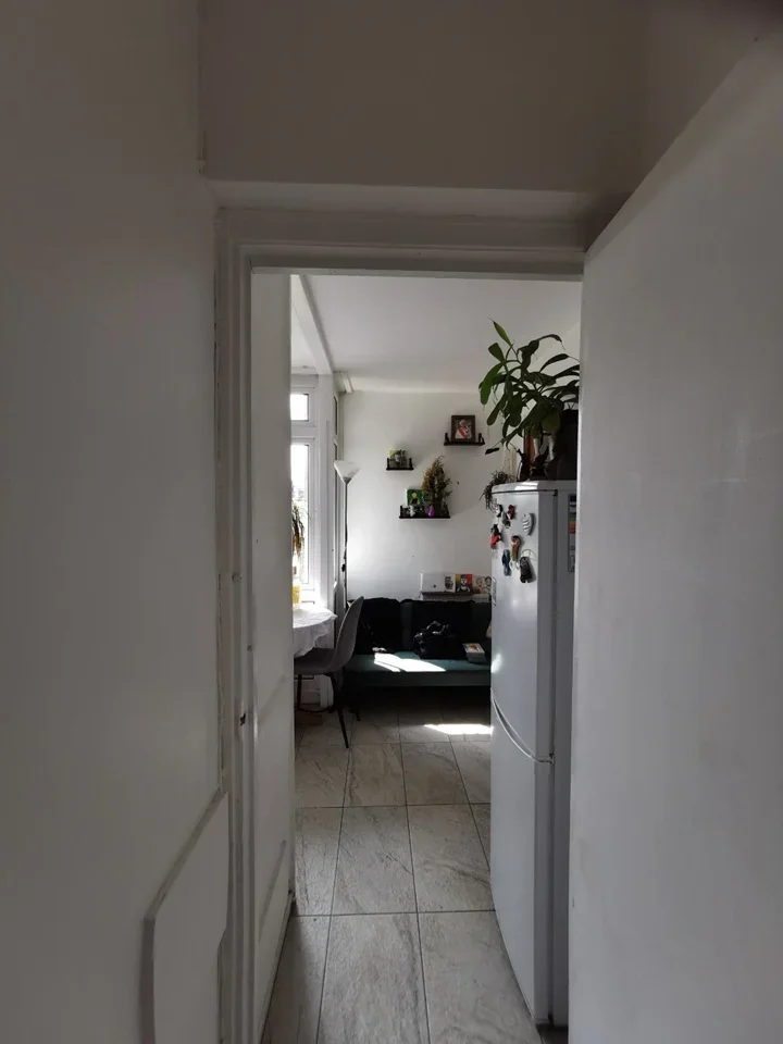 Flat Meadcroft Road in Greater London