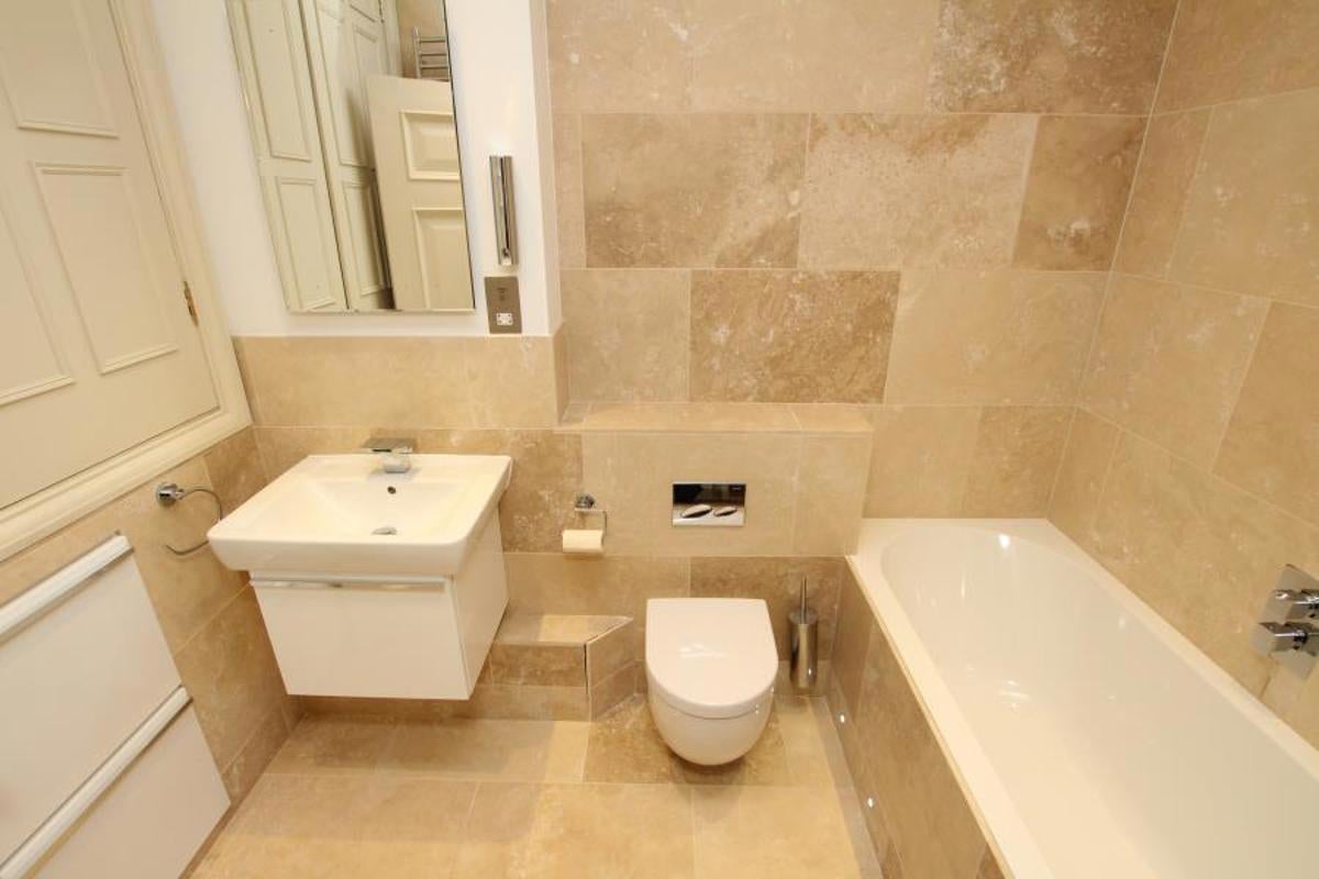 Flat Parnell Road in Clevedon