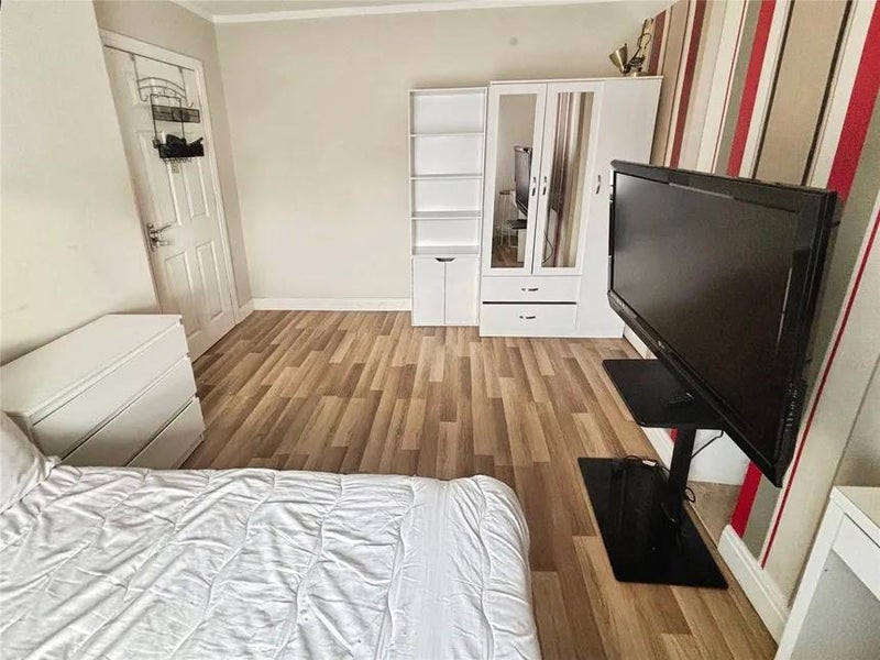 Room Aikman Avenue in Leicester