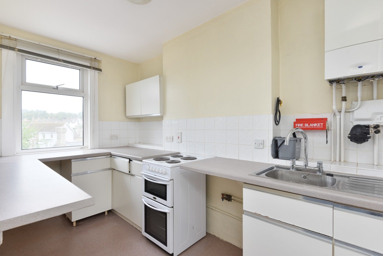 Flat Folkestone Road in Dover