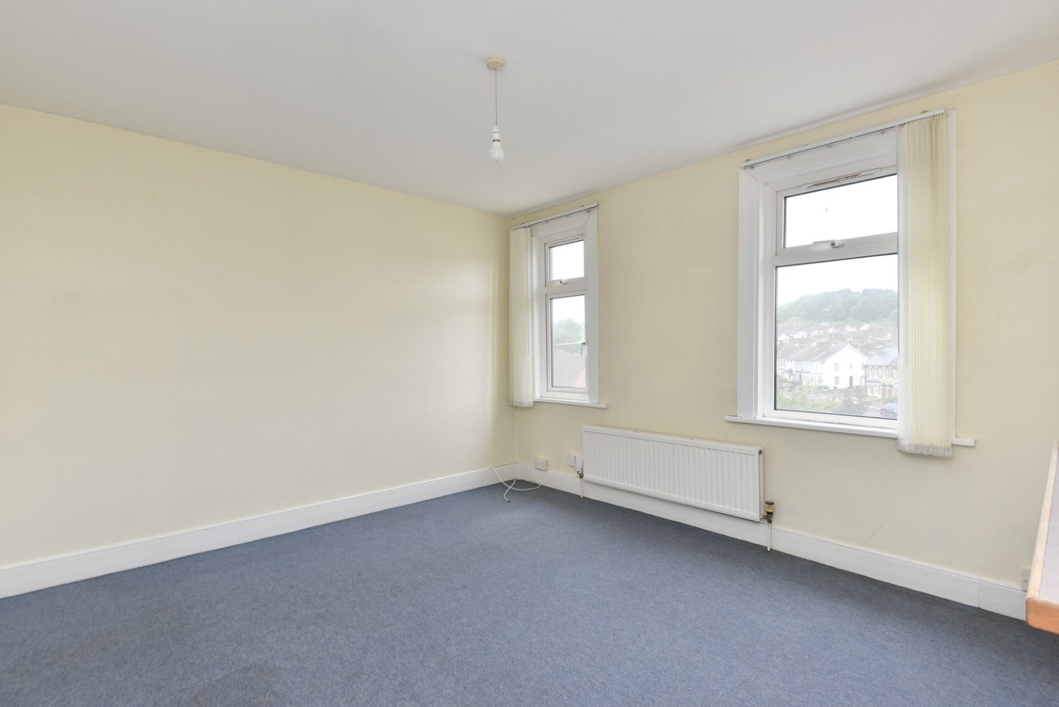 Flat Folkestone Road in Dover