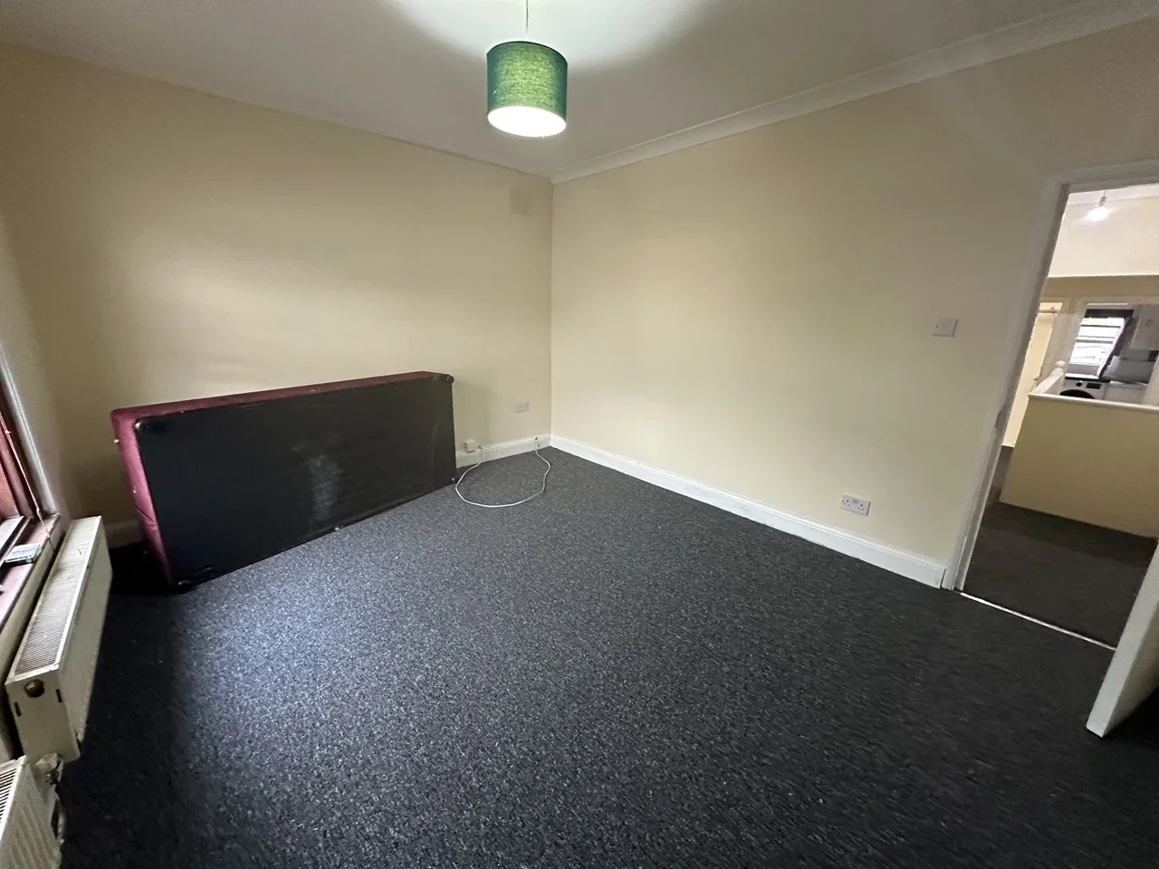 Flat Beverley Road in Greater London