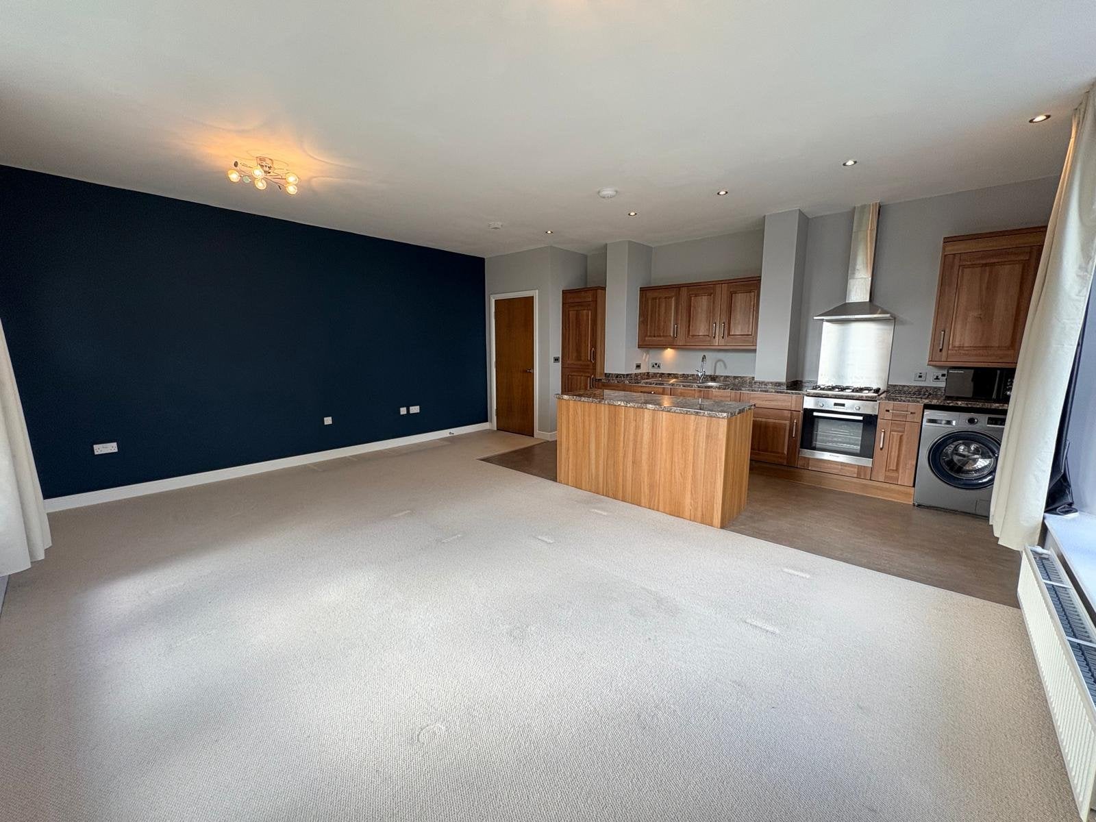 Flat Menston Hall in Bradford
