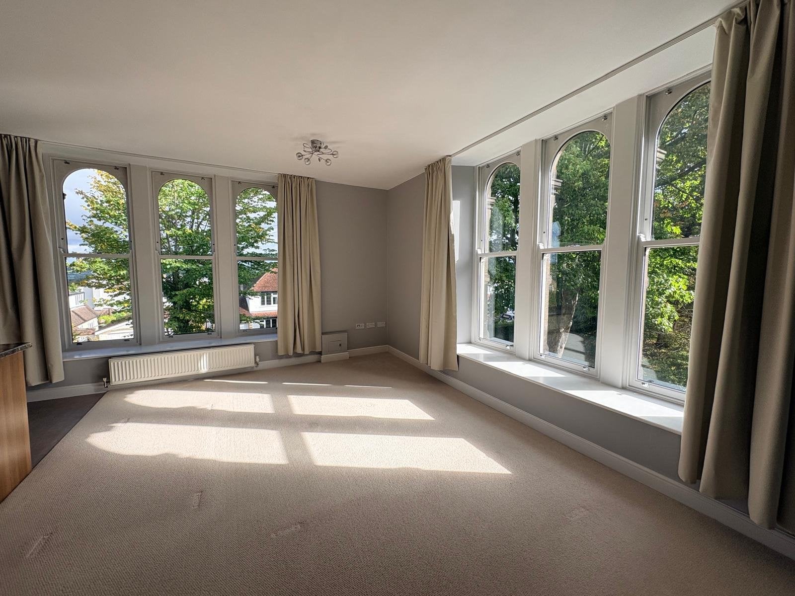 Flat Menston Hall in Bradford