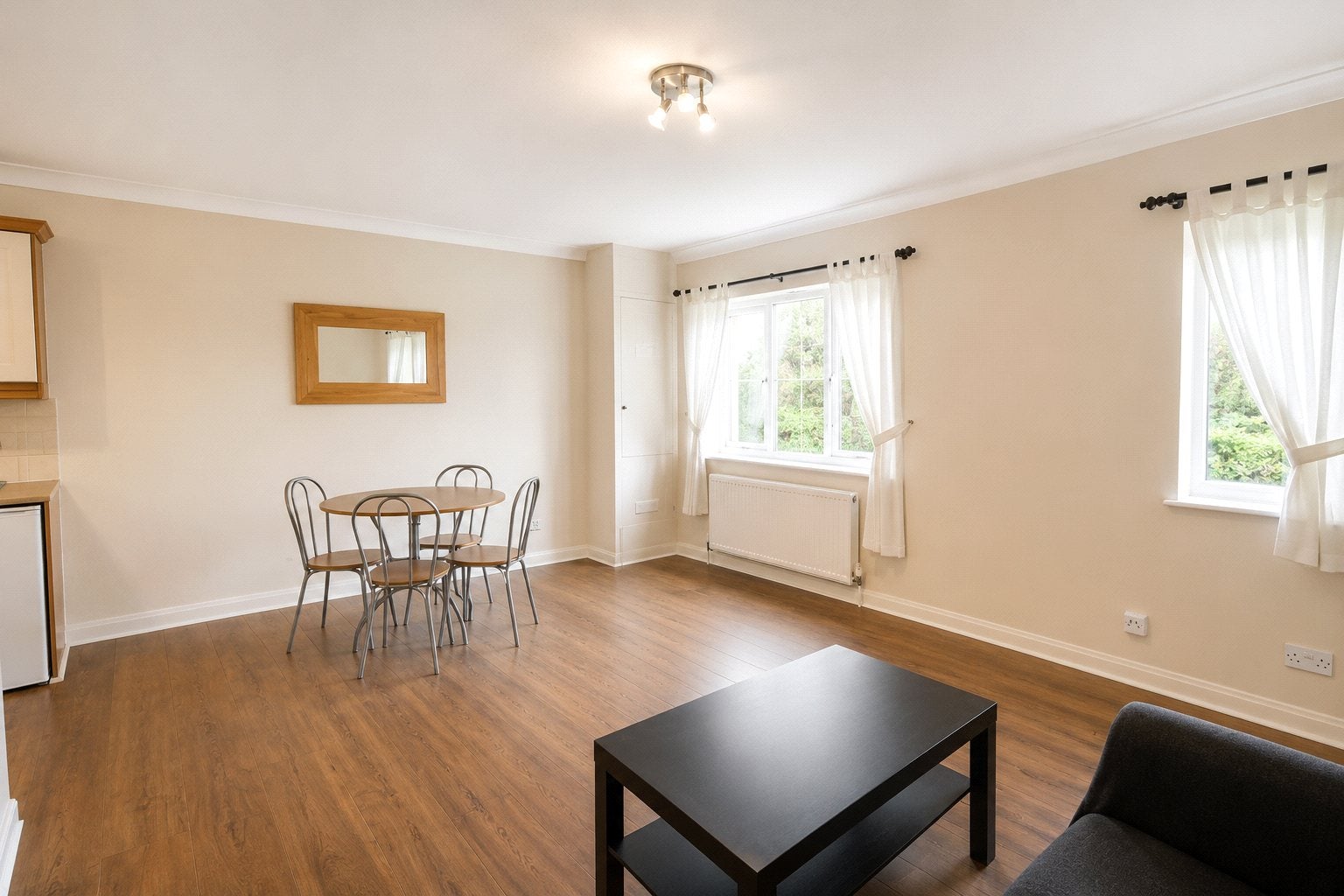 Flat Osprey Close in Greater London