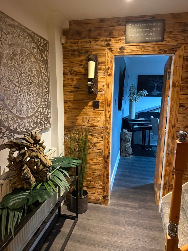 Room Yewtree Lane in Manchester