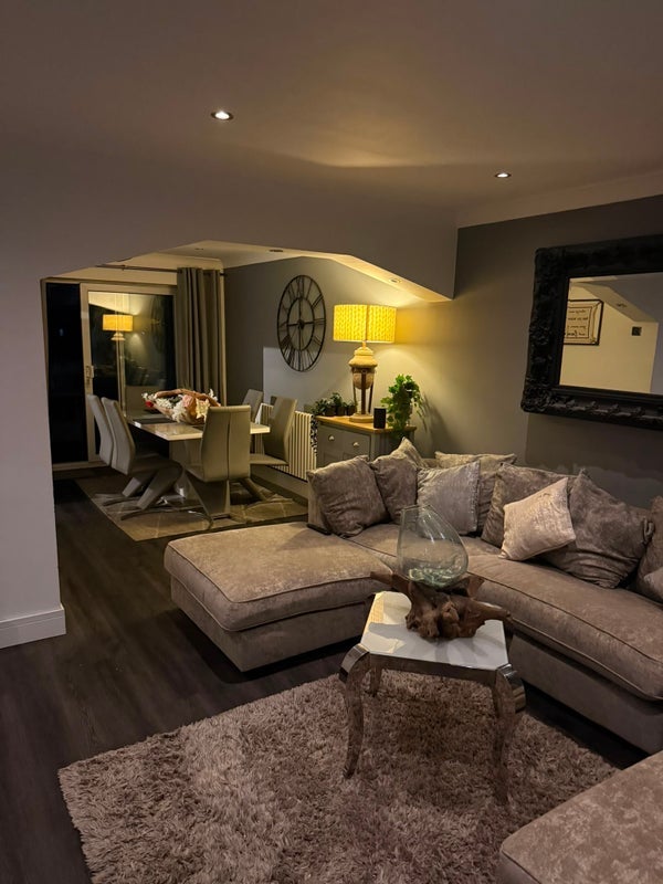 Room Yewtree Lane in Manchester