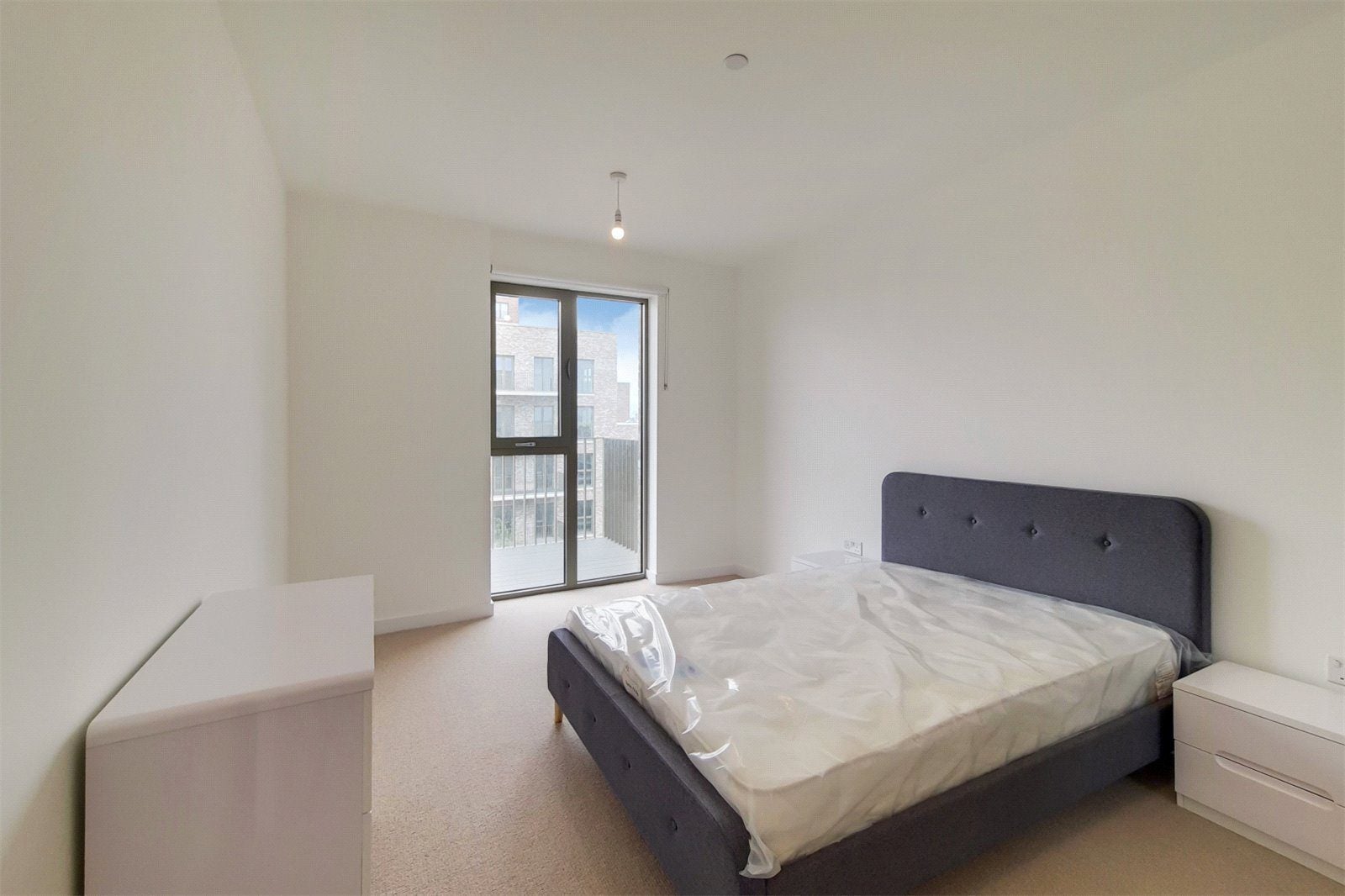 Flat Atlantis Avenue in Greater London