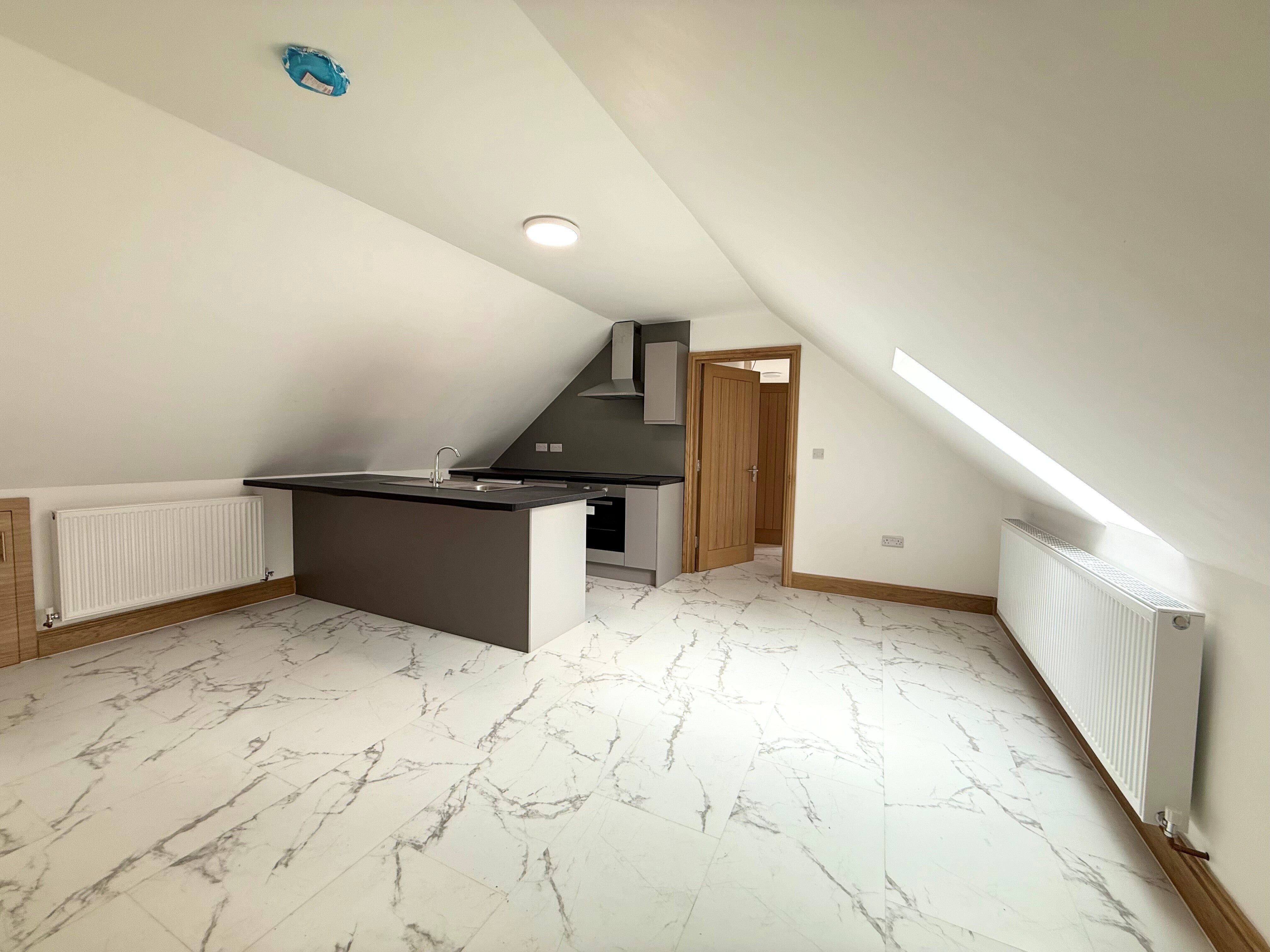 Flat Sandy Lane in Warwick