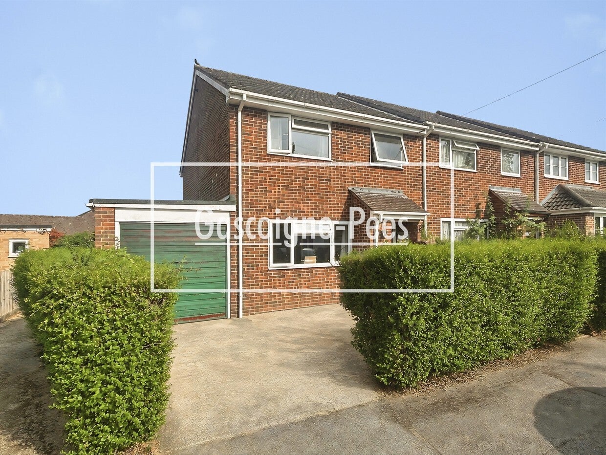 House Basingstoke Road in Basingstoke and Deane