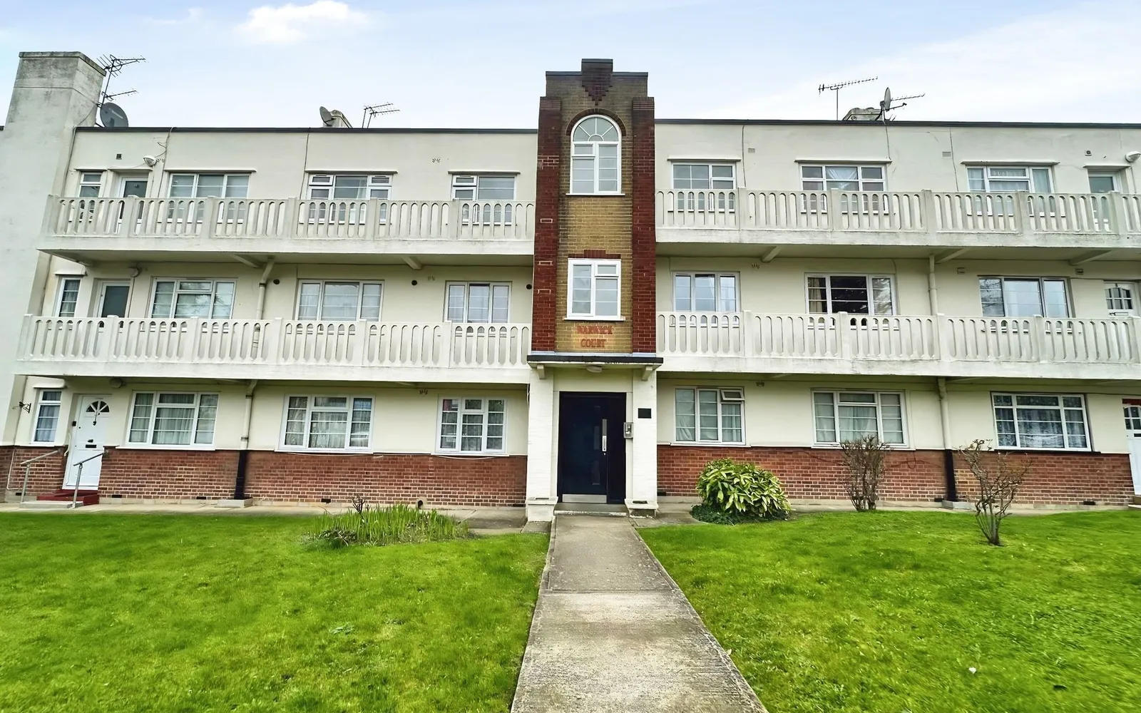 Flat Headstone Drive in Greater London