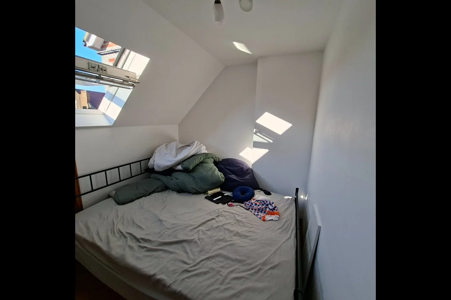 Room Rollit Crescent in Greater London