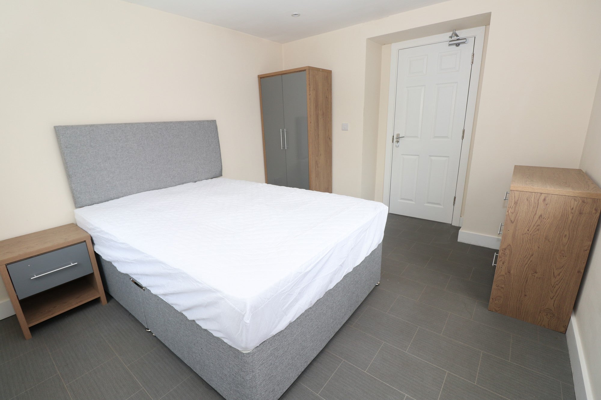 Room Russet Close in Crewe