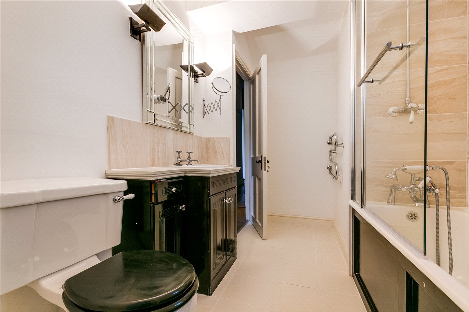 Flat Pembridge Villas in Greater London