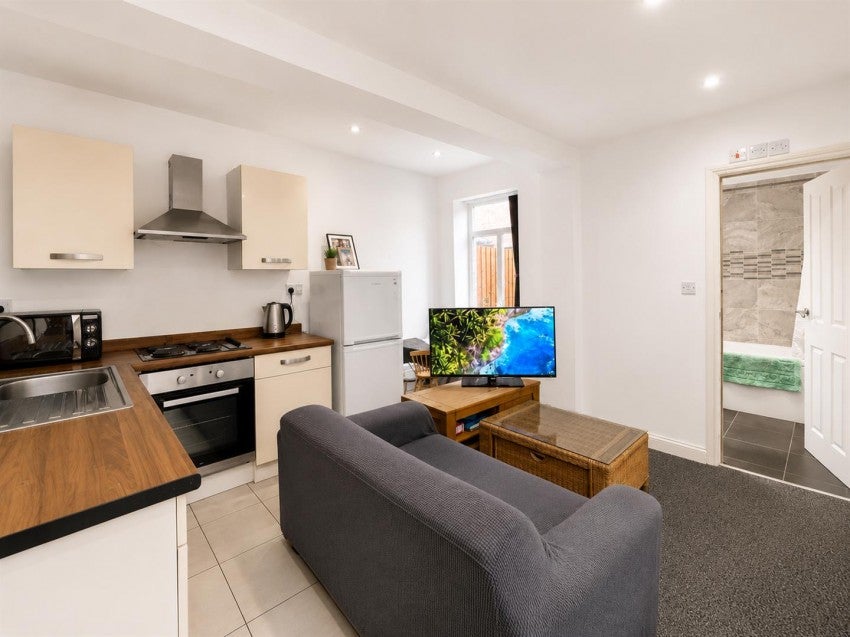 Flat Westbury Road in Leicester
