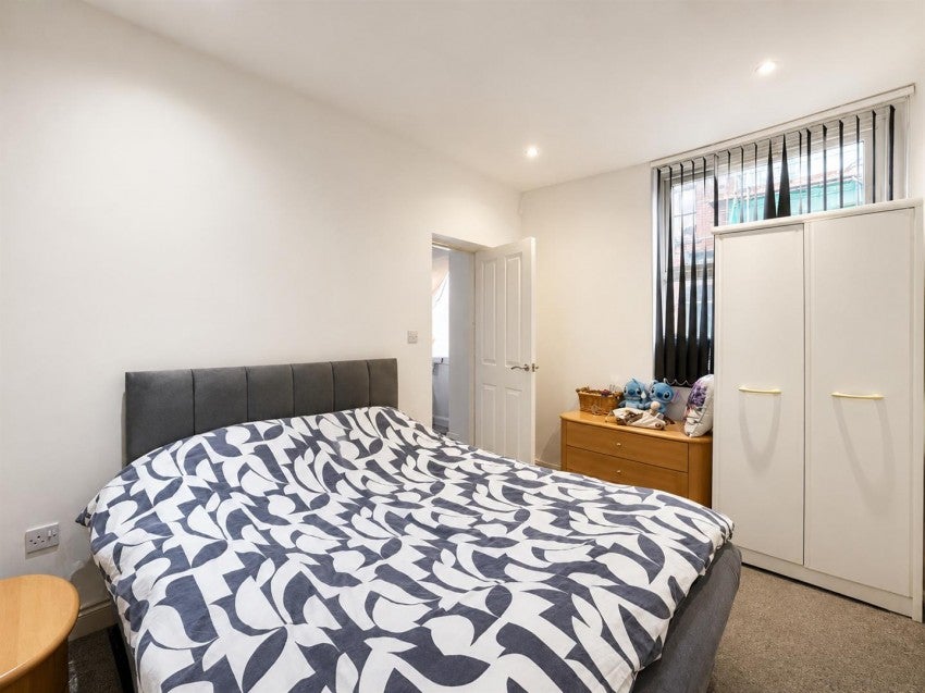 Flat Westbury Road in Leicester