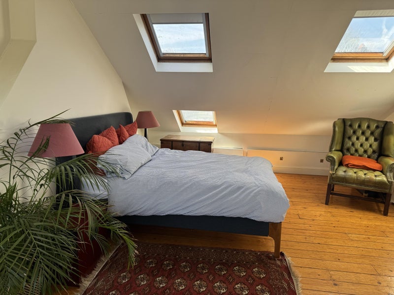 Room Wormholt Road in Greater London