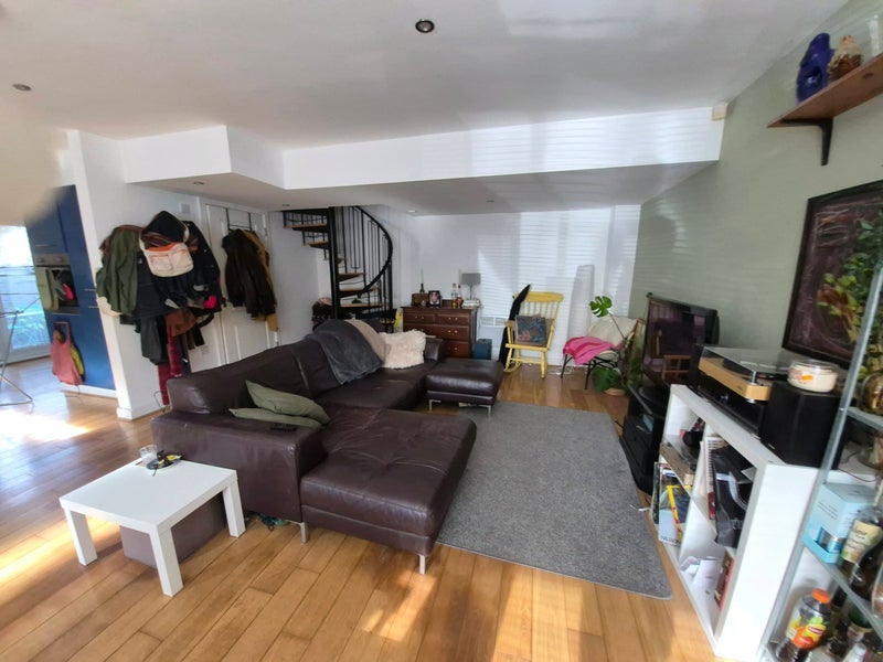 Room Needham Avenue in Manchester