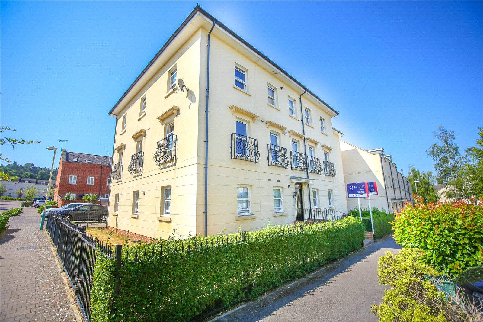 Flat Redmarley Road in Cheltenham