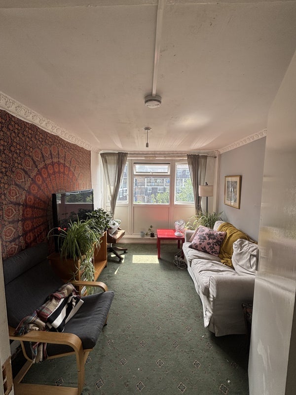 Room Malmesbury Road in Greater London