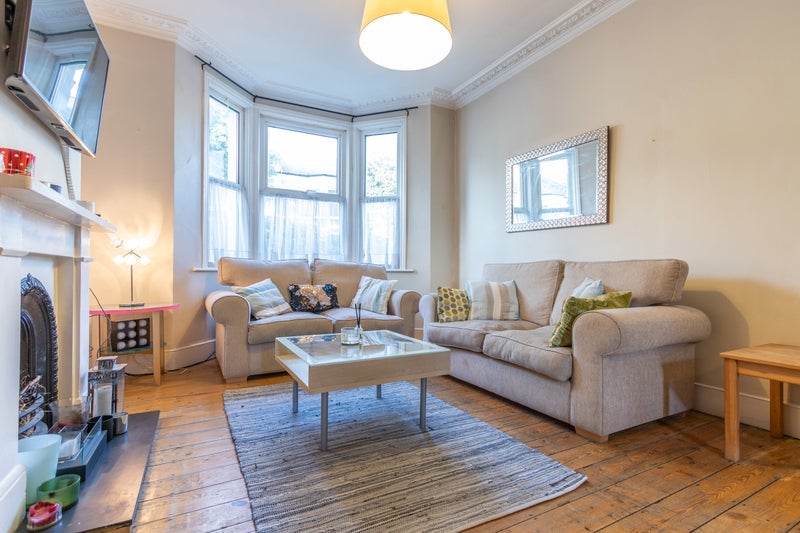 Room Kimberley Road in Greater London