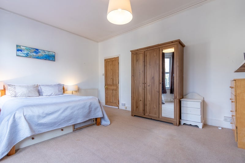 Room Kimberley Road in Greater London