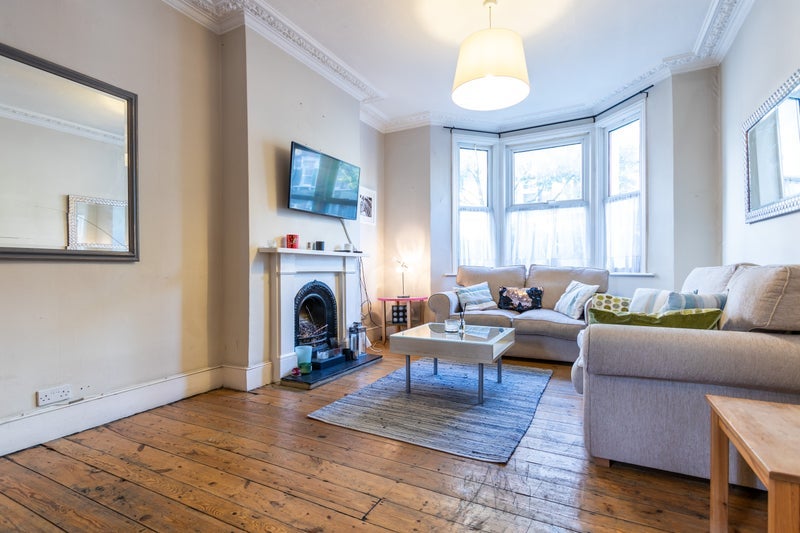Room Kimberley Road in Greater London